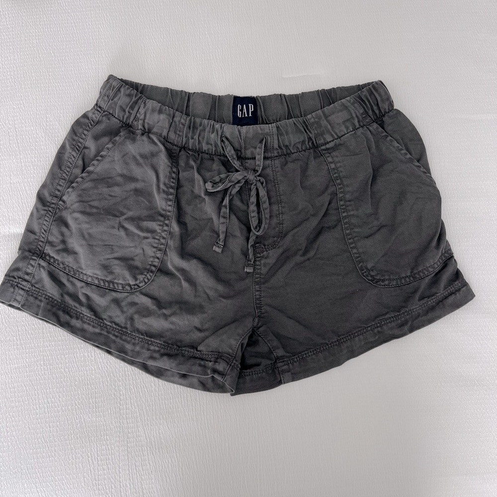 Gap shorts